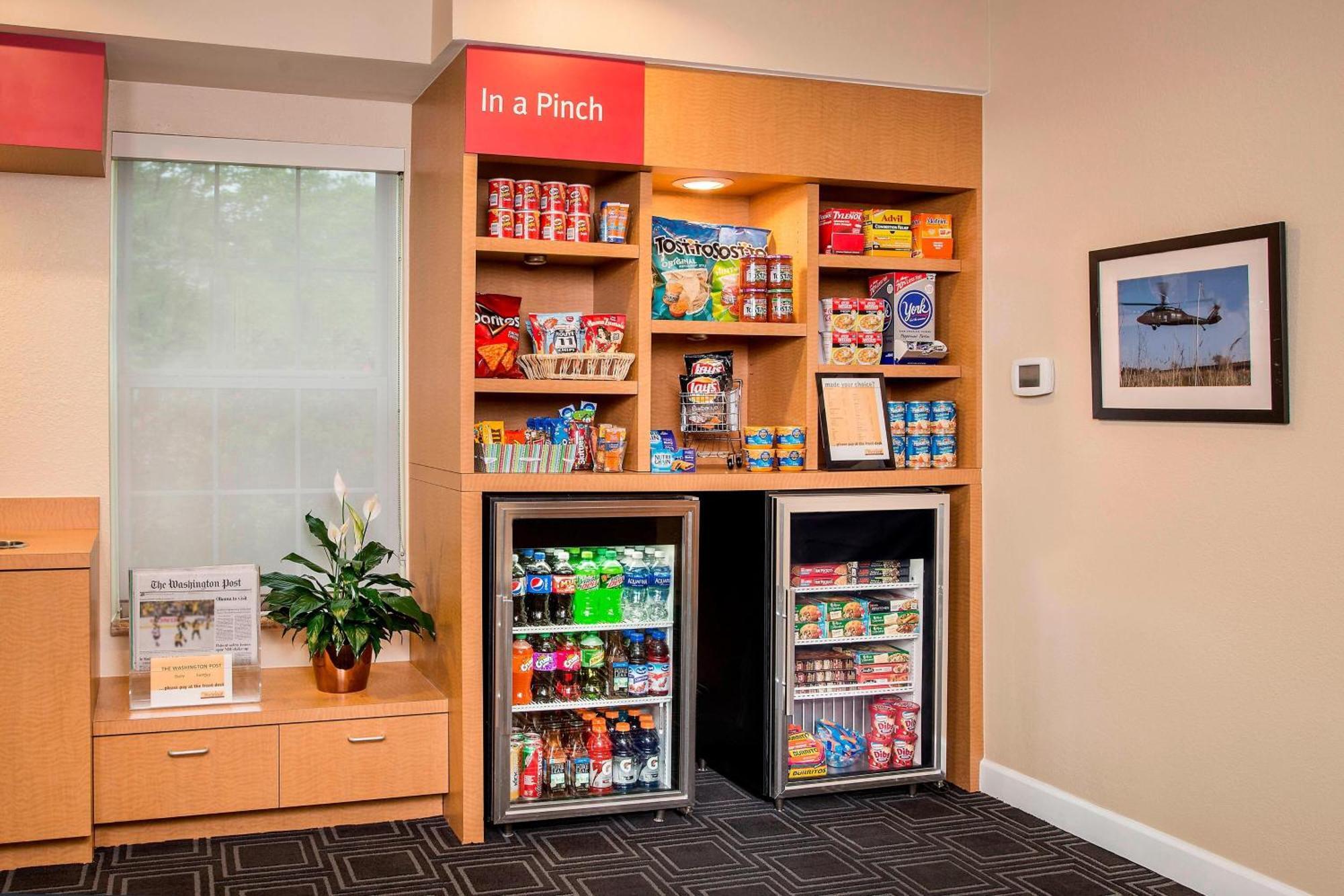 Towneplace Suites By Marriott Clinton At Joint Base Andrews Екстериор снимка
