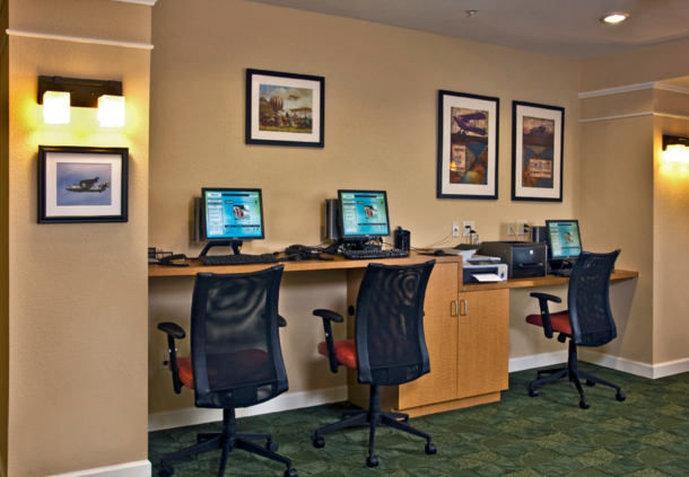 Towneplace Suites By Marriott Clinton At Joint Base Andrews Екстериор снимка