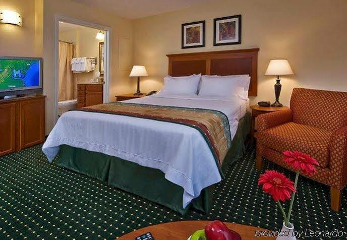 Towneplace Suites By Marriott Clinton At Joint Base Andrews Екстериор снимка